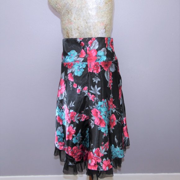 Ruby Rox Floral Skirt - Picture 3 of 11